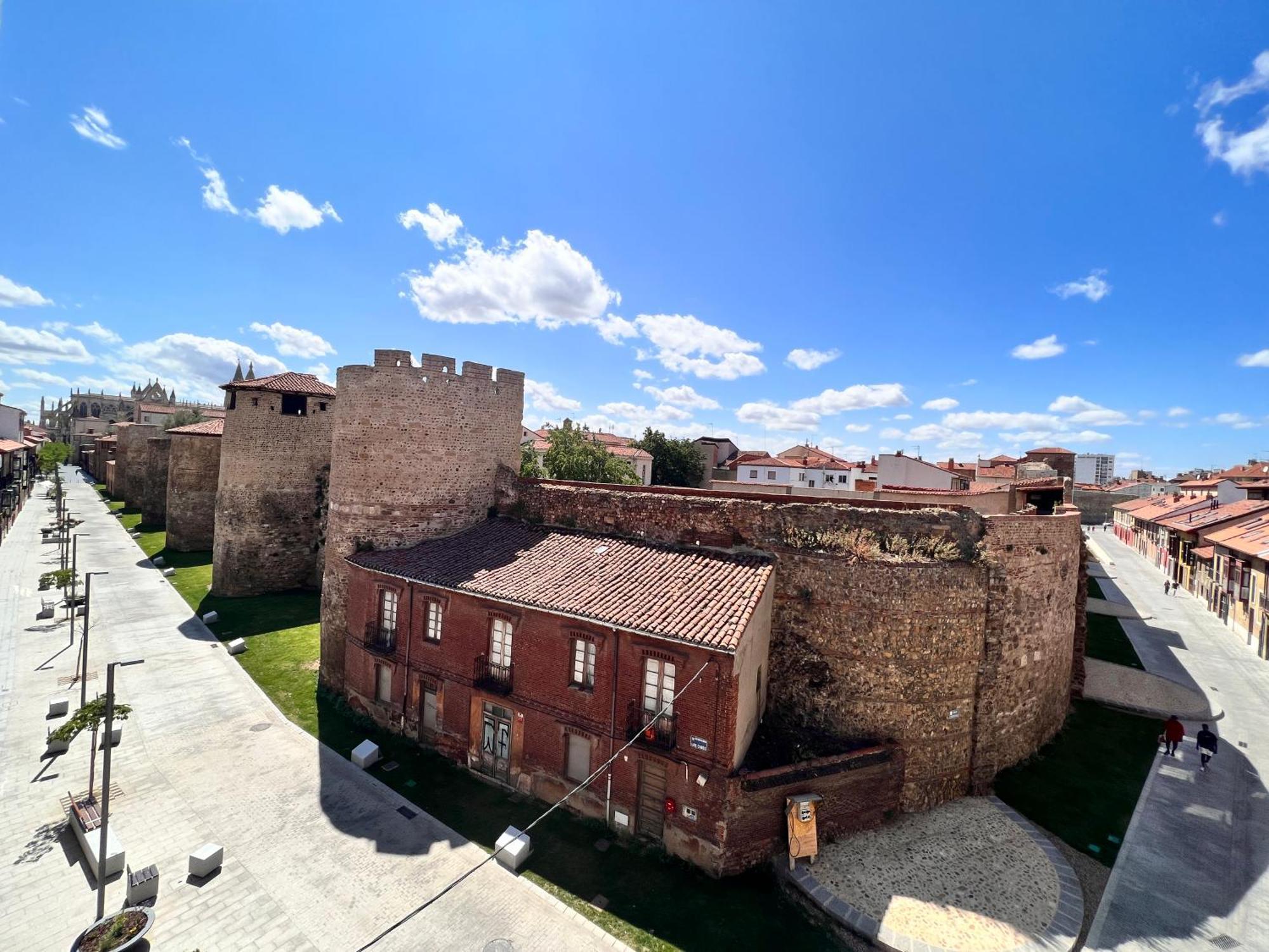 Apartamento La Muralla - Leonapartamentos ภายนอก รูปภาพ