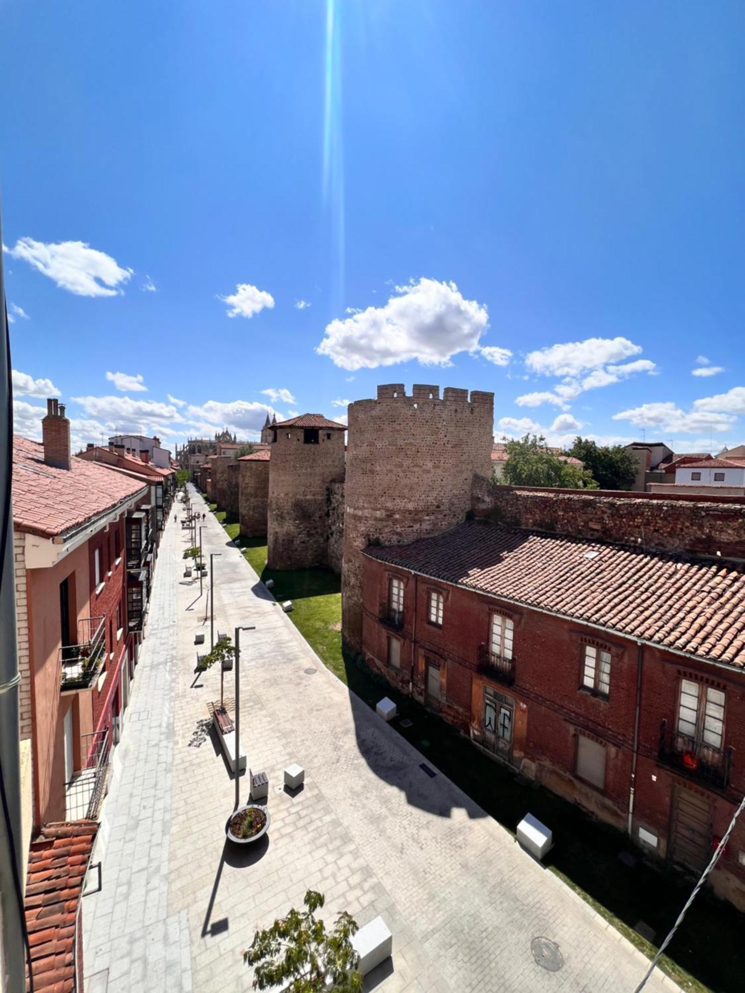 Apartamento La Muralla - Leonapartamentos ภายนอก รูปภาพ